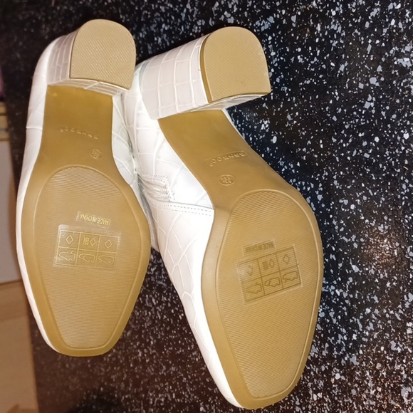 Women’s Bamboo Calf Boots, White Crocodile Print, Size 6.5, New - Picture 5 of 7